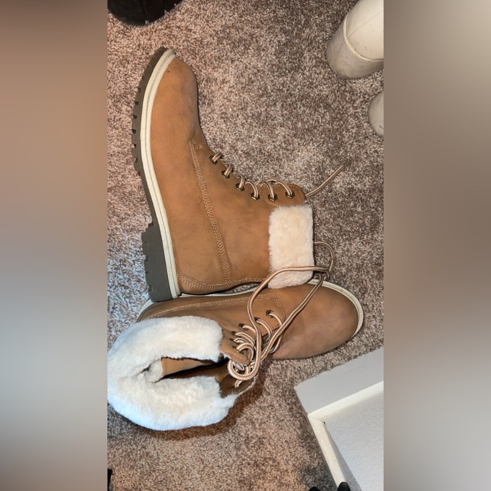 Women's Tan Winter Boots